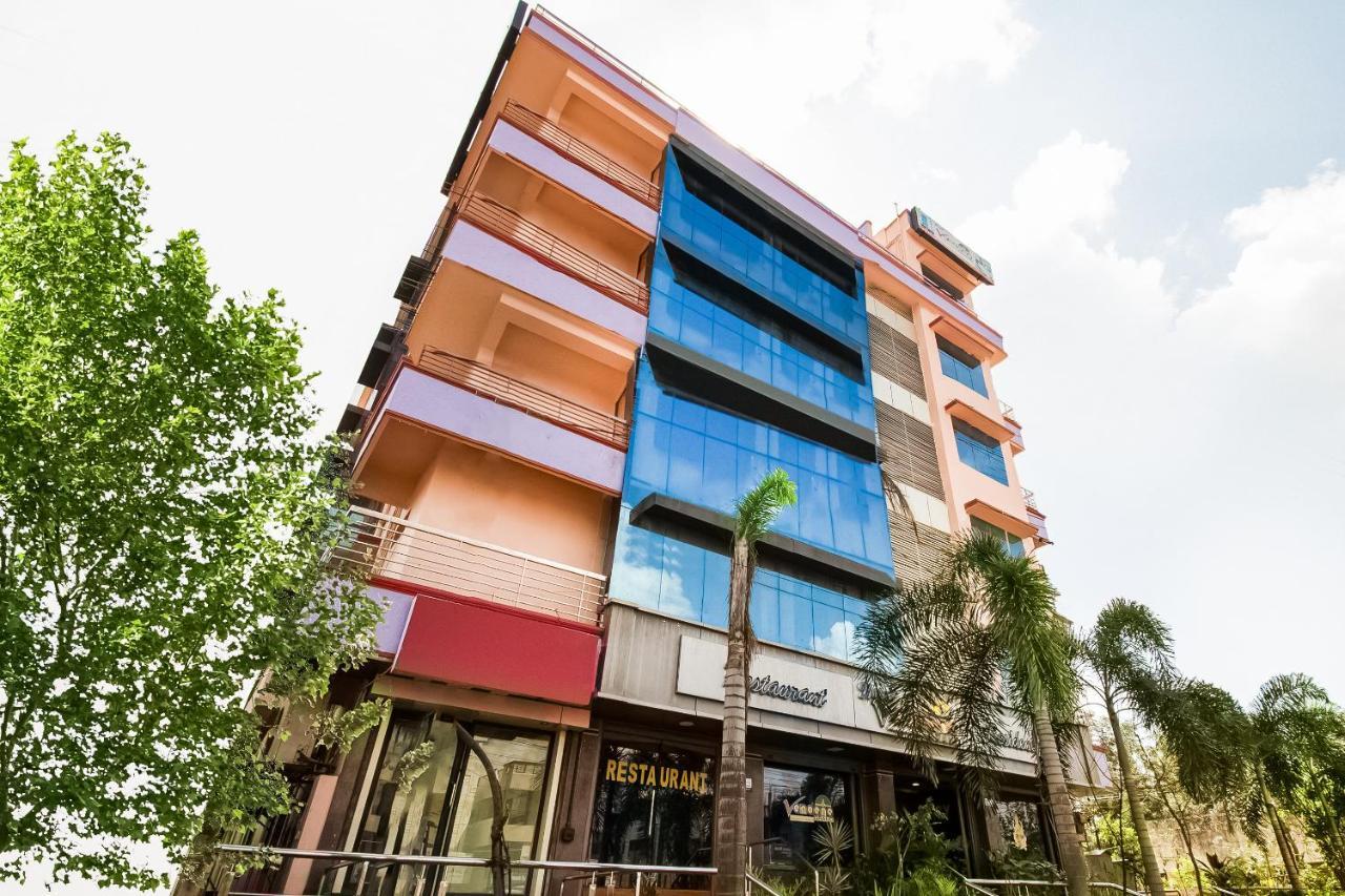 Oyo 62964 Hotel Vandana Grand Nellore Dış mekan fotoğraf