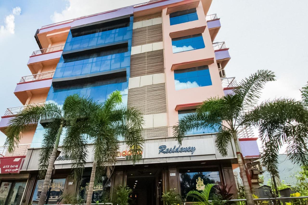 Oyo 62964 Hotel Vandana Grand Nellore Dış mekan fotoğraf